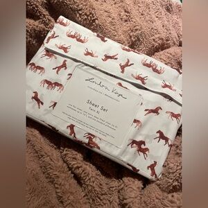 NWT London Kaye Brown Horse Patterned Twin XL Sheet Set